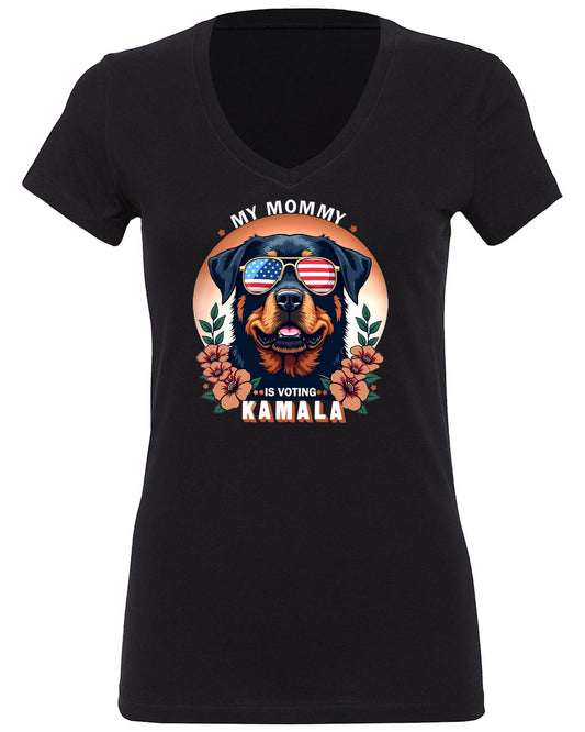 This Dog Mom Lady Is Voting Kamala Statement T-Shirt